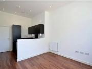 1 Bedroom Flat with Parking, Gym & Concierge