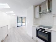 1 Bedroom Flat with Private Patio, SE4
