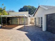 1 Bedroom Garden Cottage in Quellerina