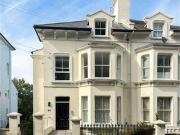 1 Bedroom Ground Flat