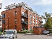 1 bedroom ground flat for sale