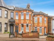 1 bedroom ground flat for sale