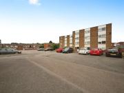 1 bedroom ground flat for sale