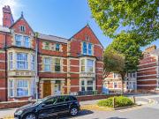 1 bedroom ground flat for sale