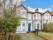 1 bedroom ground flat for sale