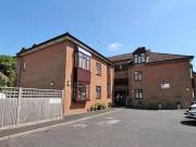 1 bedroom ground floor flat for sale in Headley Road...