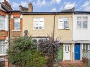 1 Bedroom Ground Floor Flat For Sale In London