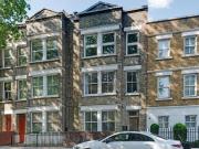 1 Bedroom Ground Floor Flat For Sale In London