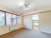 1 Bedroom Ground Floor Flat For Sale In Wokingham