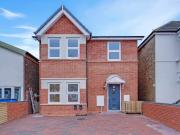 2 bedroom ground maisonette to rent