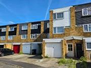 1 bedroom house for rent in Glendale Road, Northfleet,...