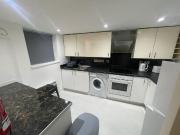 1 bedroom house of multiple occupation for rent in 13C...