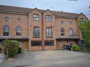 1 bedroom house share for rent in 28 Grace Avenue,...
