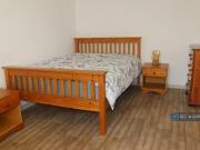 1 bedroom house share for rent in Capstone Avenue,...