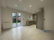 1 bedroom house share for rent in Crossways Road,...