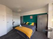 1 bedroom house share for rent in Field Road, Doncaster, DN8