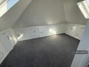 1 bedroom house share for rent in Kinfauns Road, Ilford, IG3
