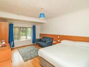 1 bedroom house share for rent in Room 5, Dell Lane,...