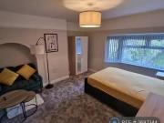 1 bedroom house share for rent in The Roundabout,...