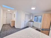 1 bedroom house share for rent in Vicarage Road, Kings...