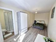 1 bedroom house share to rent