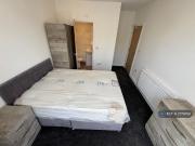 1 bedroom house share to rent