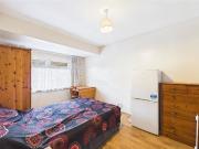 1 bedroom house share to rent