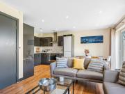 6 bedroom house to rent