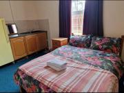 1 bedroom house share to rent