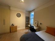 1 bedroom house share to rent