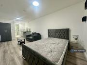 1 bedroom house share to rent