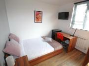 1 bedroom house share to rent