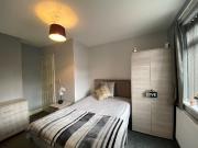 1 bedroom house share to rent