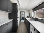 1 bedroom house share to rent