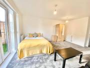 1 bedroom house share to rent