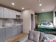 1 bedroom house share to rent