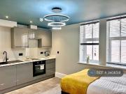 1 bedroom house share to rent