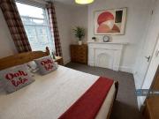 1 bedroom house share to rent