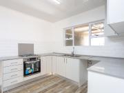 1 Bedroom House To Let in Lansdowne