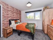 1 bedroom house to rent