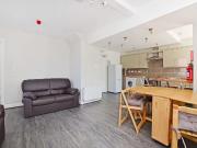 5 bedroom house to rent