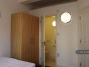 1 bedroom in a flat share to rent
