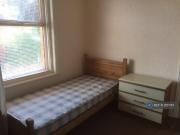 1 bedroom in a flat share to rent