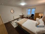 1 bedroom in a flat share to rent