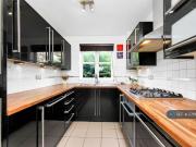 1 bedroom in a flat share to rent