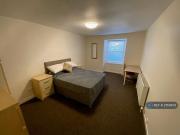 1 bedroom in a flat share to rent