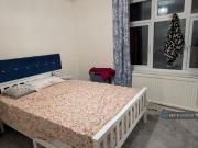 1 bedroom in a flat share to rent