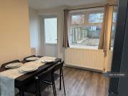 4 bedroom end of terrace house to rent