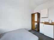 1 bedroom in a house share to rent