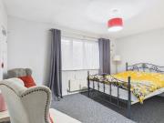 1 bedroom in a house share to rent